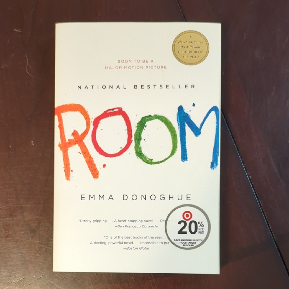 Room by Emma Donoghue Paperback